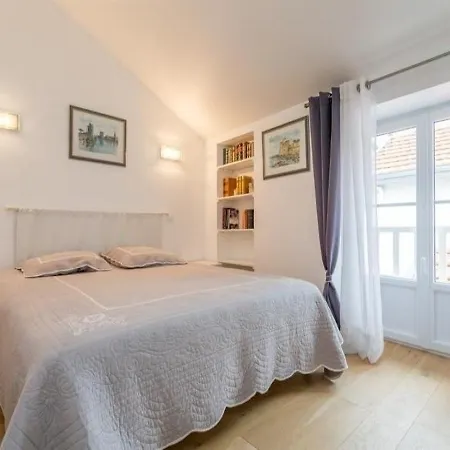 Apartamento Plein Centre Au Calme, T3 Renove *
